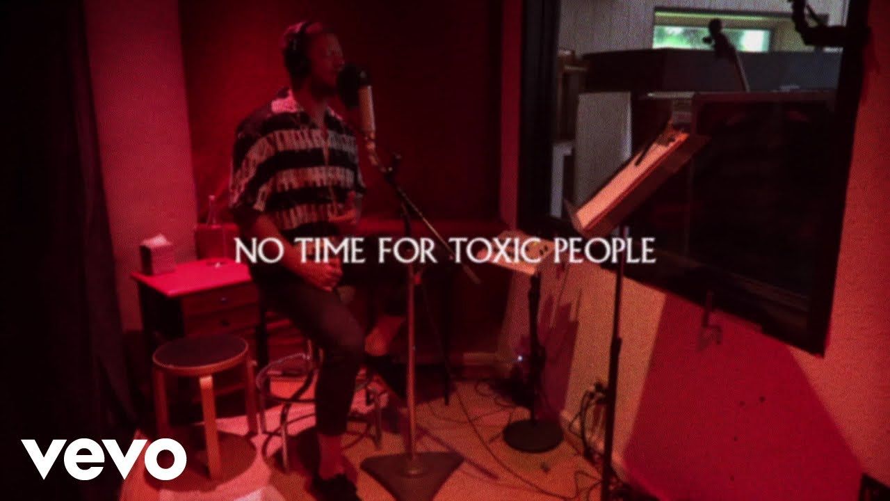 Imagine Dragons – No Time For Toxic People (Official Lyric Video)