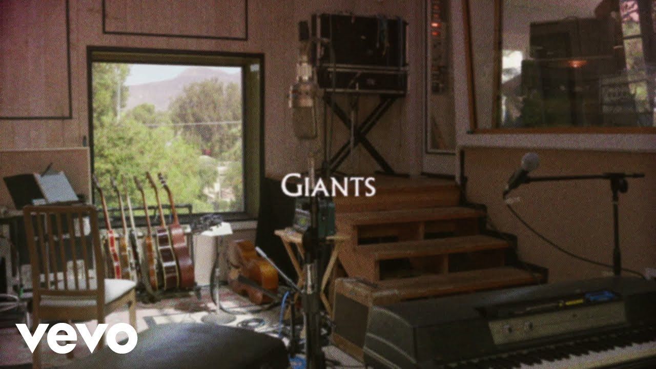Imagine Dragons – Giants (Official Lyric Video)